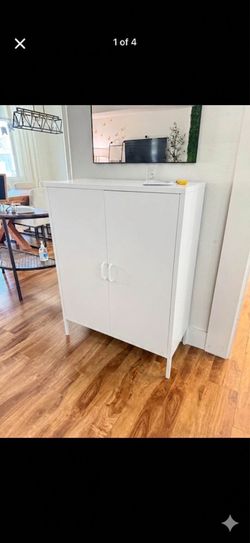 !!NEW IN THE BOX!!White Metal Storage Cabinet 42x32x14”