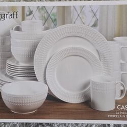 Pfaltzgraff 32pc Dinner Set