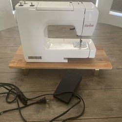 Sewing Machine American Home AH700 