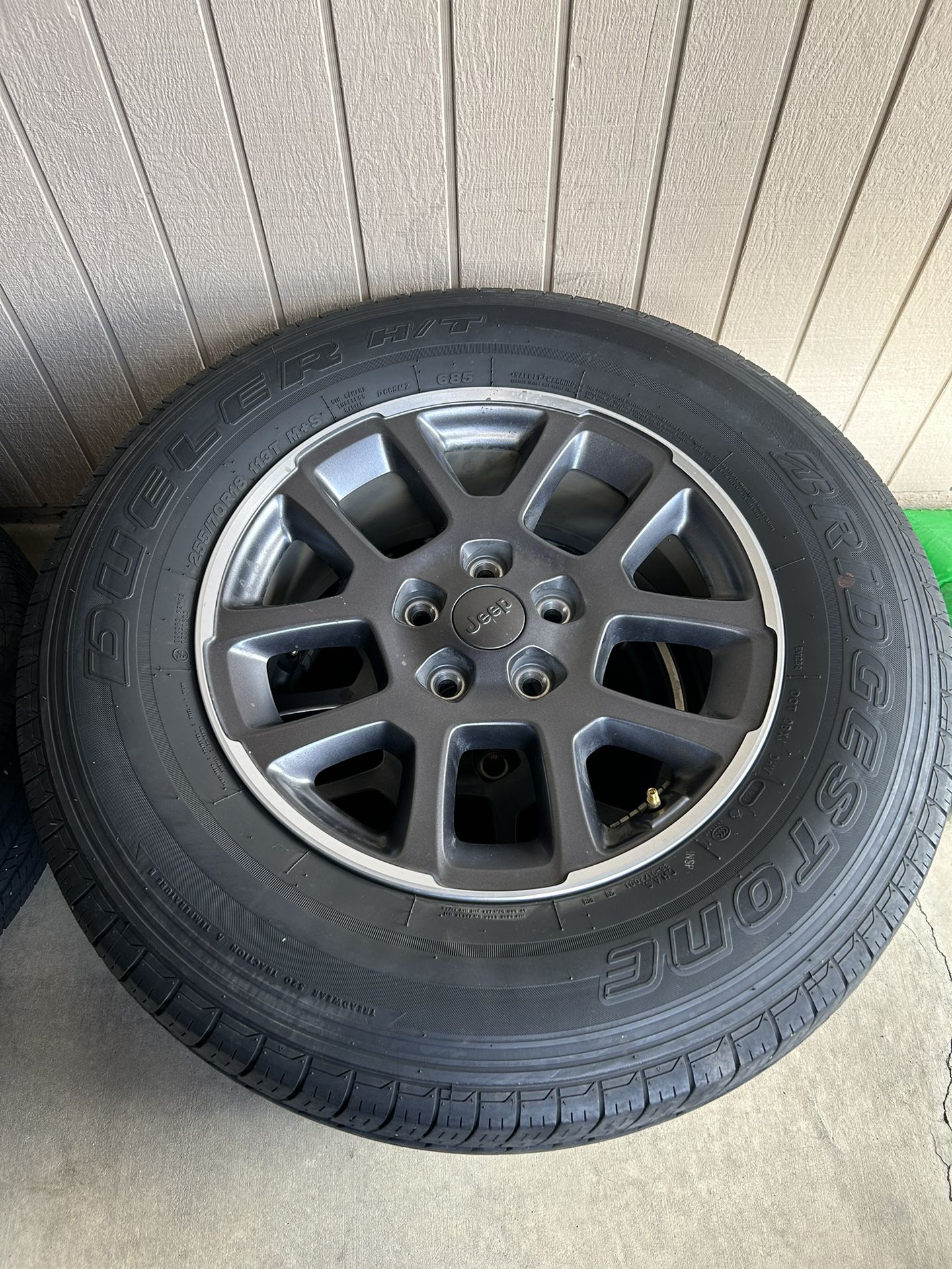 2021 Jeep Gladiator Overland OEM wheels and tires