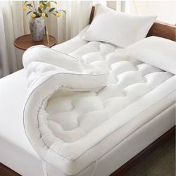 Brand new 4 Inch Queen Memory Foam Mattress Topper Back Pain Relief