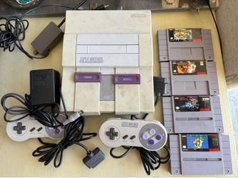 Super Nintendo Entertainment System SNES Console Bundle 2 Controller 4 games