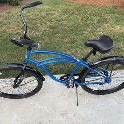 Like NEW 26” Hyper Blue Cruiser Bike / Aluminum bike in GREAT Condition!!