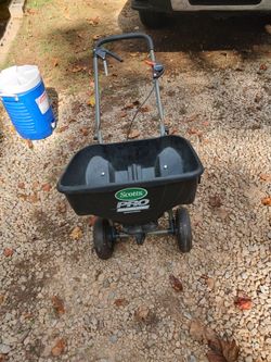 Scotts Pro Edgeguard Broadcast Spreader
