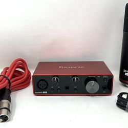 Focusrite Scarlett Solo 3G 3rd Gen Pro Audio Interface + Studio Microphone