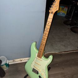 Fender Surf Pearl Strat