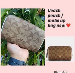 Coach 17 cosmetic pouch 👝 new with tags 🏷  Super cute in Signature canvas  $65 🙅🏻‍♀️ firm  new with tags  