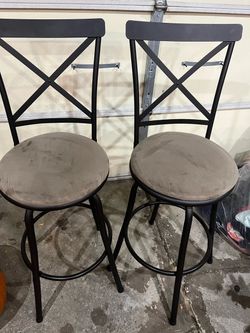 2 swivel bar stools