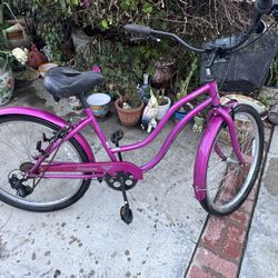 Schwinn largo 7 Women’s Bicycle With Front basket 