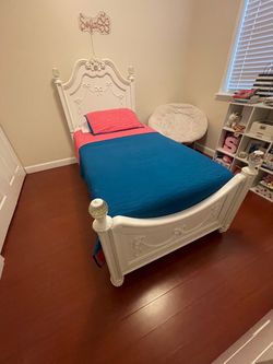 Twin bed