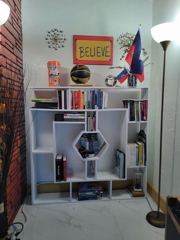 Geometric Bookcase (53x53)