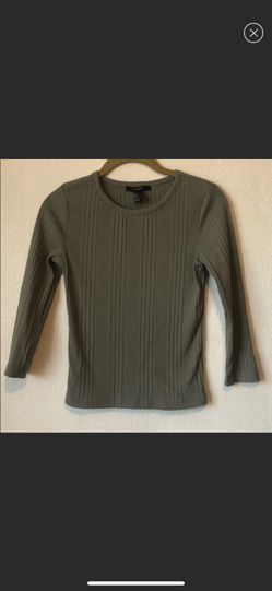 Forever 21 olive green quarter sleeve shirt