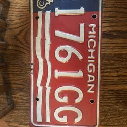 Michigan 1976 License Plate 