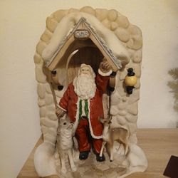 Santa Claus Sculpture 