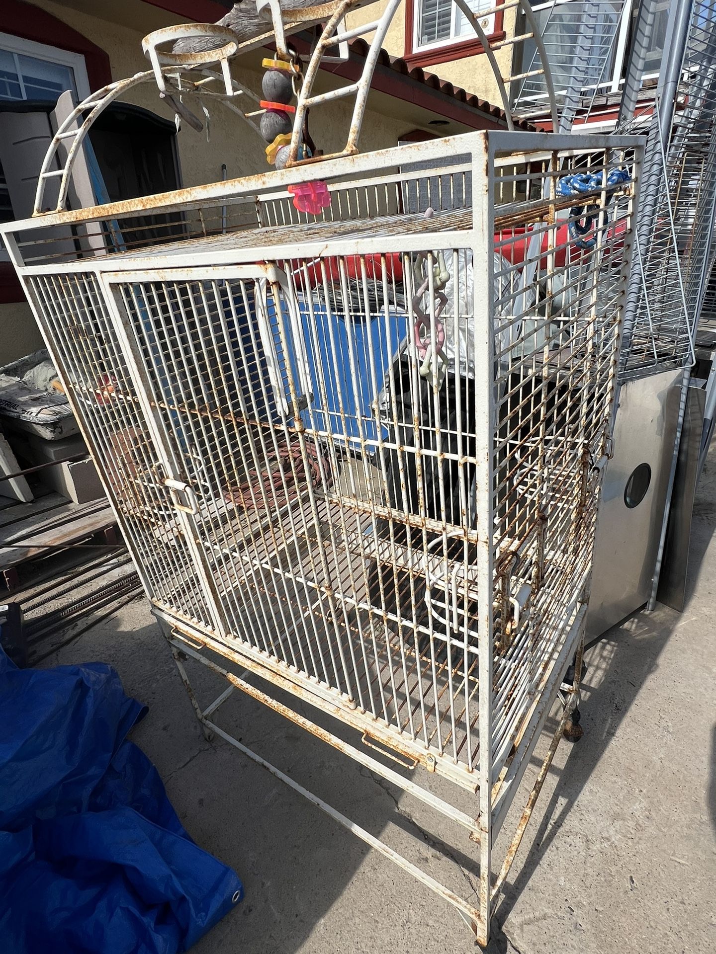 LARGE BIRD CAGE