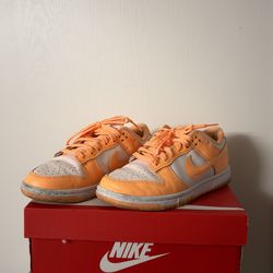 Nike dunk wmns size 6.5