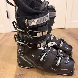 Nordica Ski Boots size 26.5 (95w)