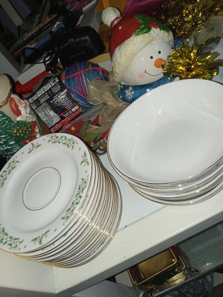 Gibson Dishes 