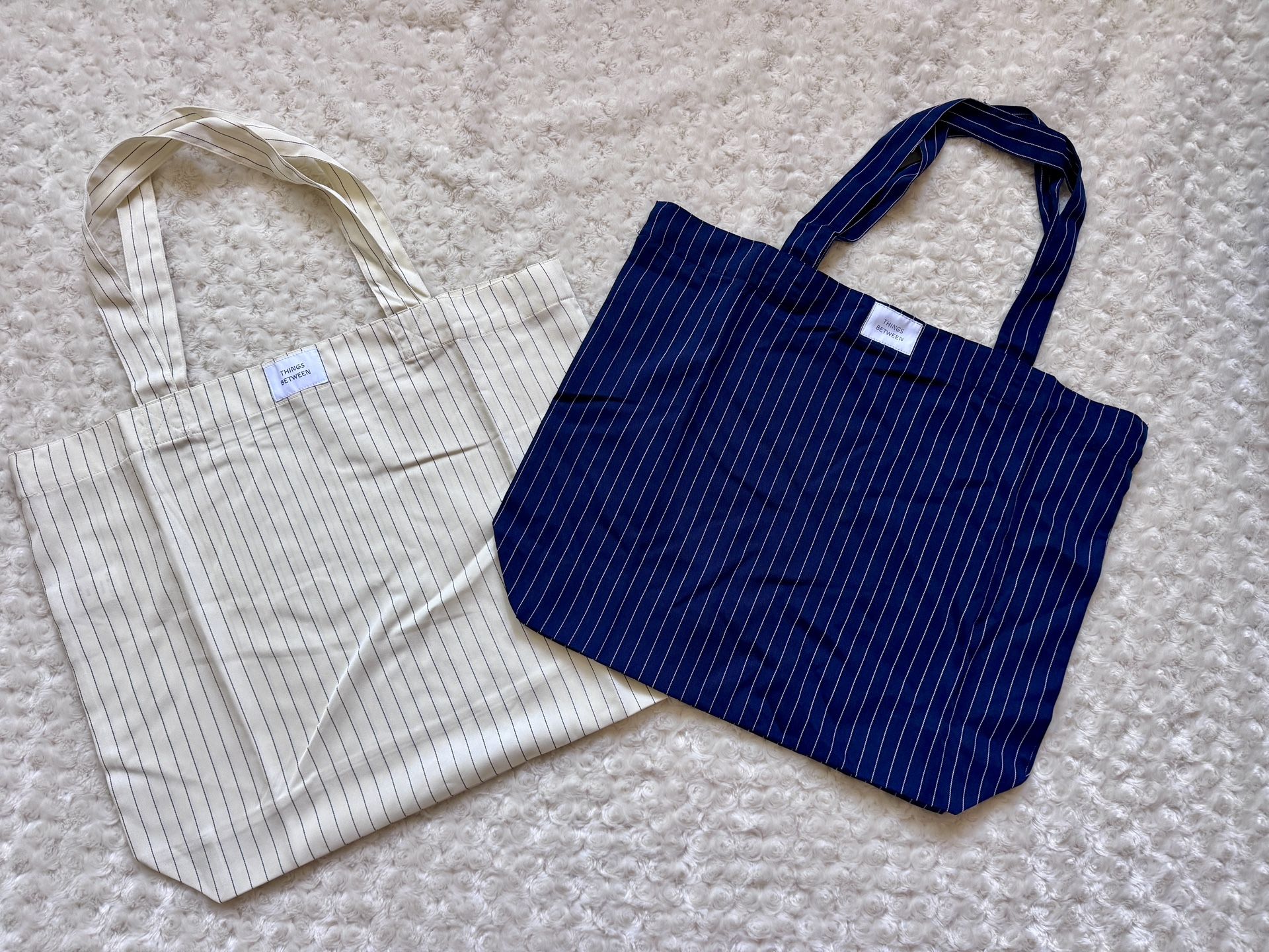 Things between cloth shopping tote grocery bags