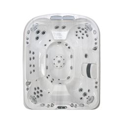 Designer Spacious Entertainer’s Hot Tub

Boasting room for eight to nine adults, the roomy Jacuzzi® J-495™ Hot Tub model is perfect for large gatherin