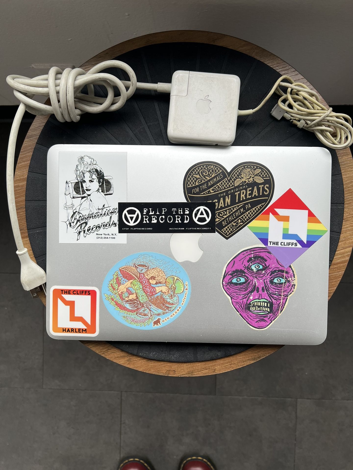 MacBook Pro - Model A1502- MOVING OUT SALE ✈️