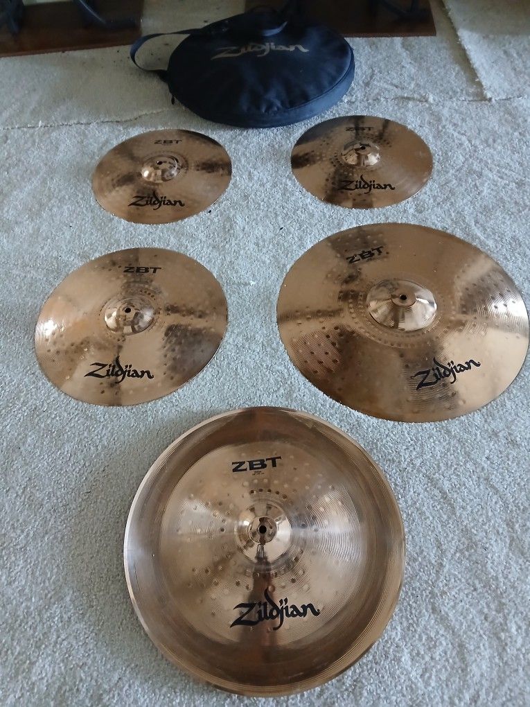 New set of cymbals Zildjian
