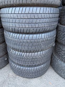 Vendo 275/70/R16 las 4 llantas Michelin por $190