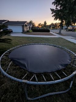 7 ft Trampoline