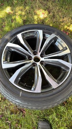 Original 18” Lexus 2016 to2024 rim with 235/55R20 102V M+S Bridgestone tire