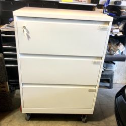 Steelcase Lateral File Cabinet With Keys