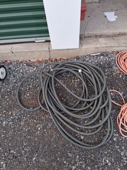 brand new 100 Foot heavy duty water hose 