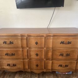 Vintage 9 Drawer Dresser