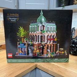 LEGO Boutique Hotel Set #10297-1 NEW SEALED