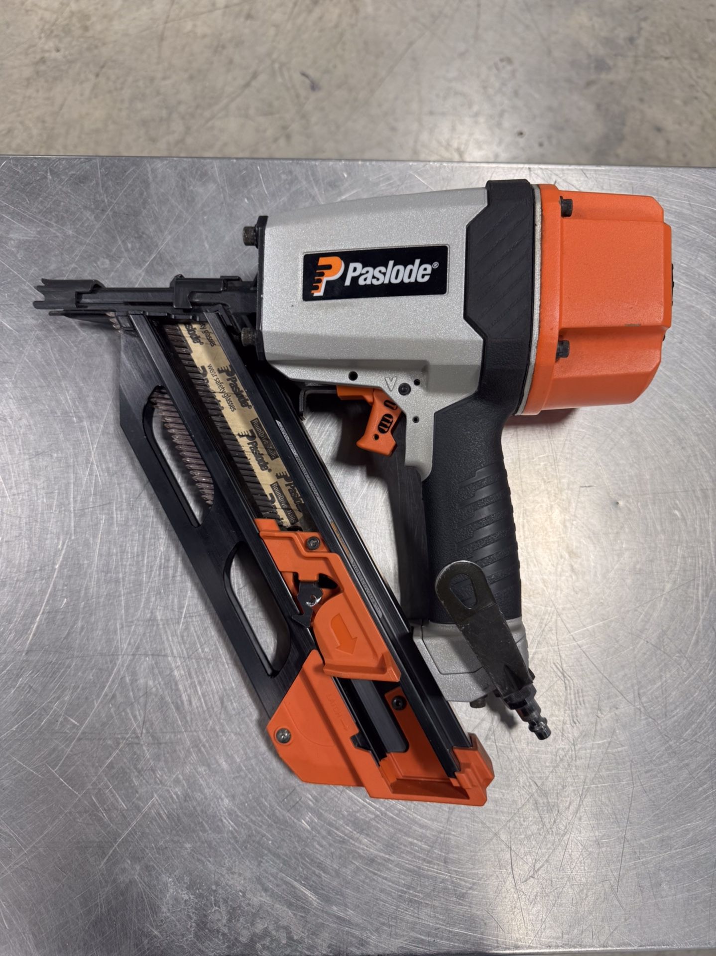 PNEUMATIC compact 30 Degree Framing Nailer