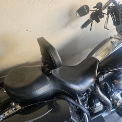 Back Rest And Seat Harley Davison 
