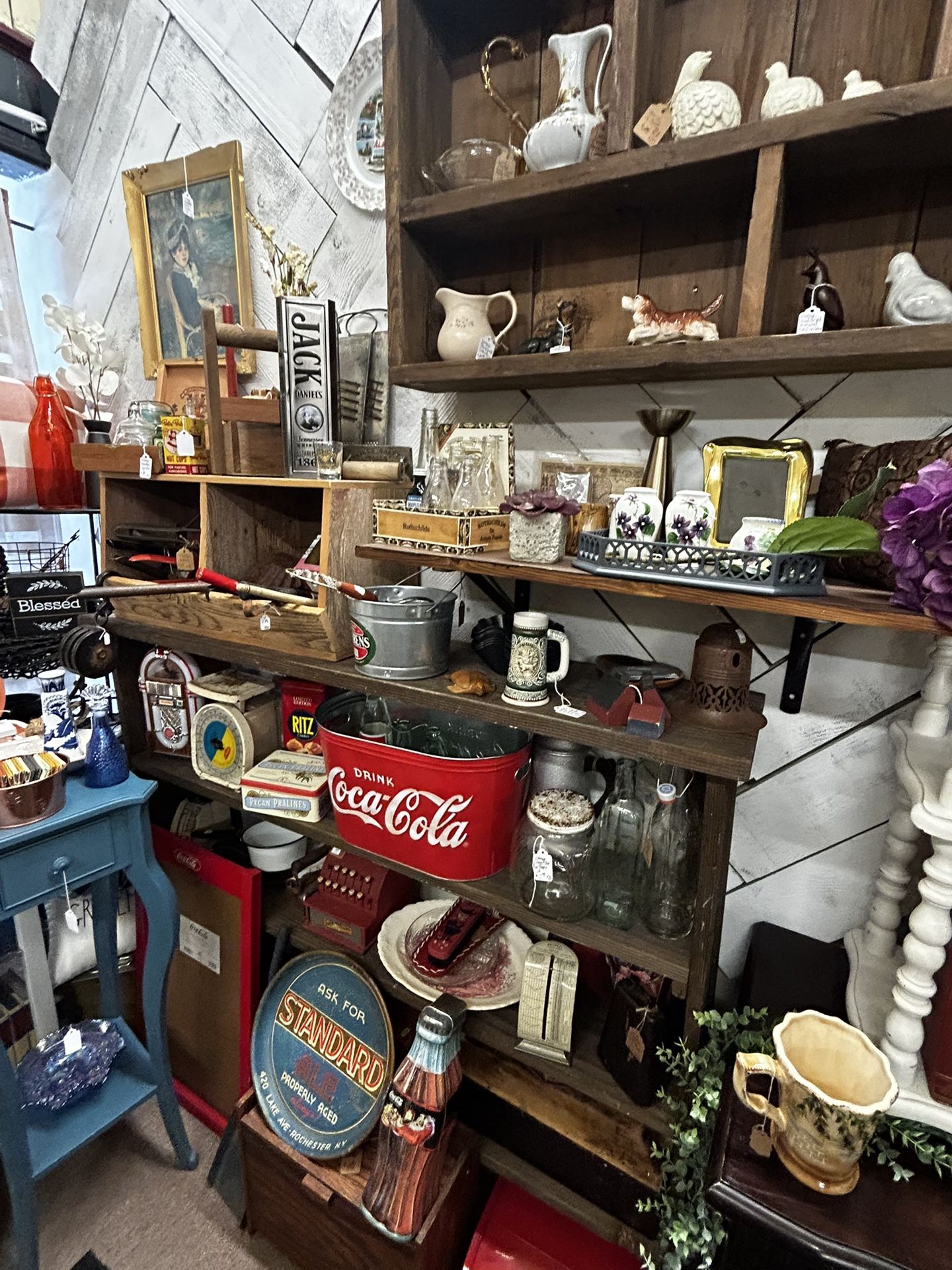 Vintage Collectibles, Decor & More