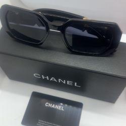 Chanel sunglasses (SEND OFFFERS)