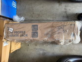 Torin / Yellow Jacket 2-Ton Extra Long Reach Low Profile Floor Jack (Model: AS815009)