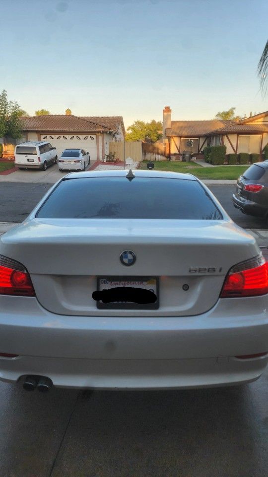 2010 BMW 528i