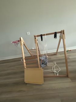 Wooden Indoor/outdoor  Playground Gym with Swing and Basketball Hoop