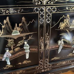 Black Lacquer Pearl Figure Motif China Cabinet 