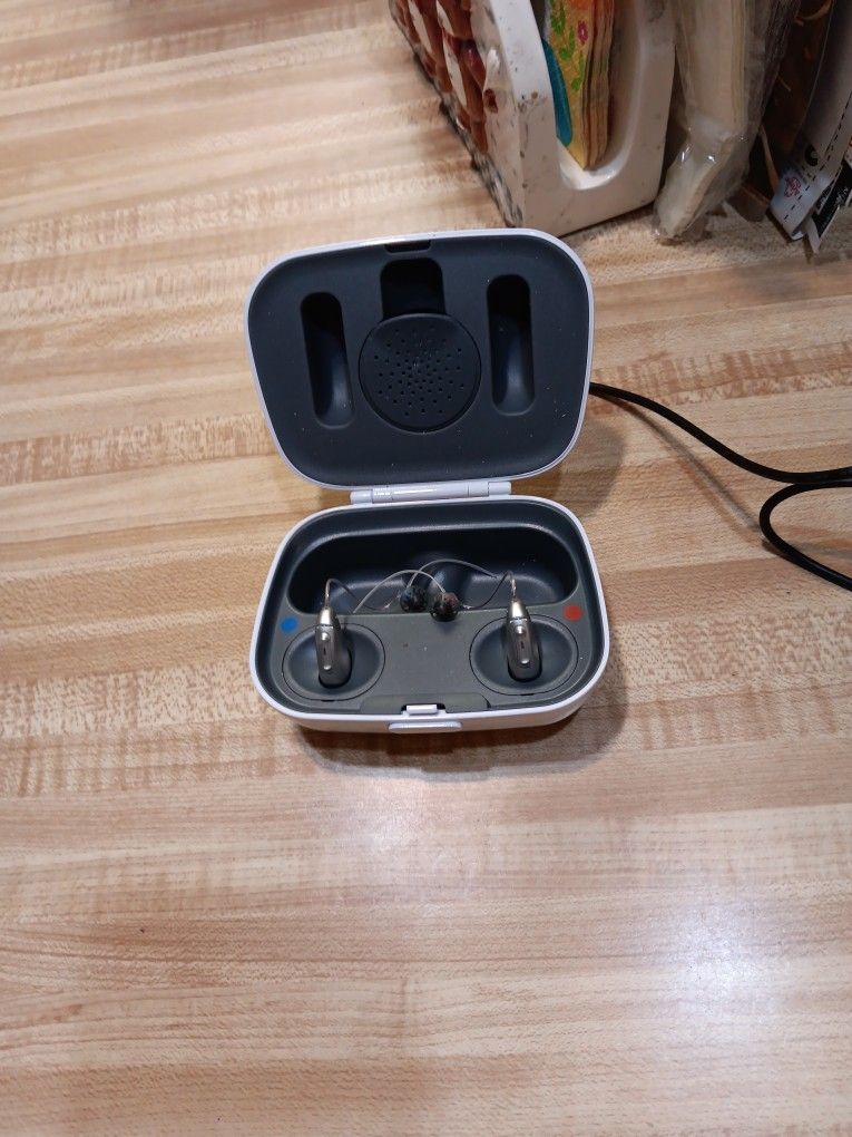 Senova AG Adjustable Hearing AIDS