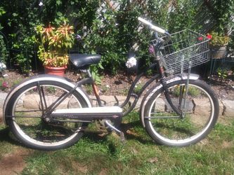 Woman's colson bike