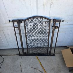 Pet gate