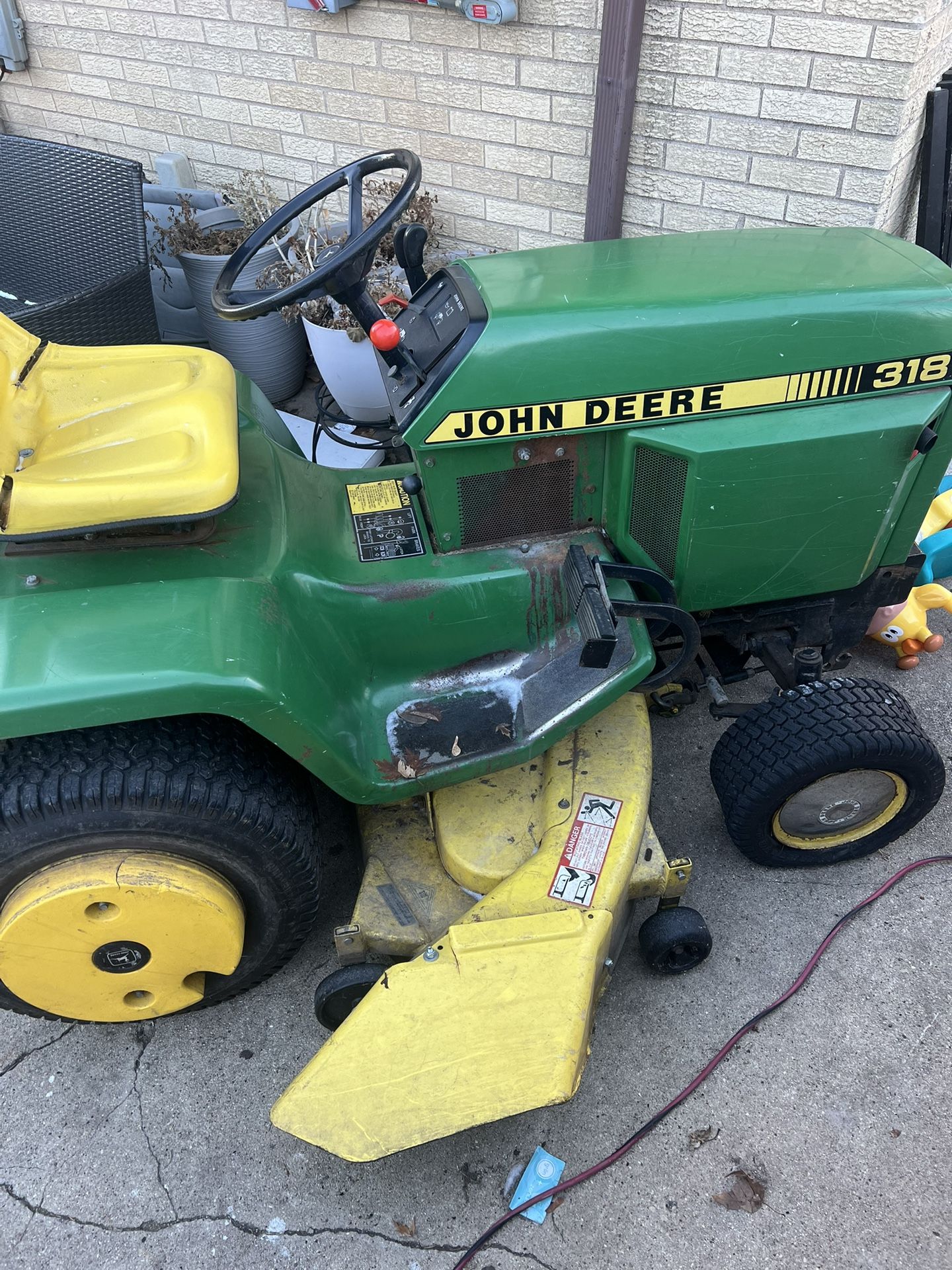 John Deere 318