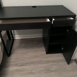 Beautiful Black Computer Desk W/Chair