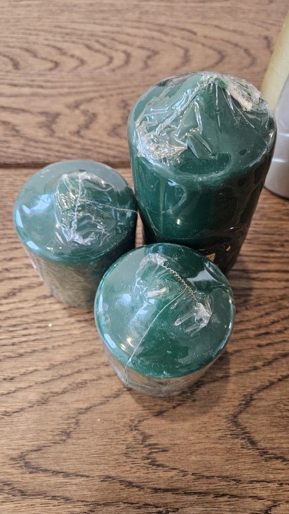 Garden Ridge Green Pine-Scented Decorative Pillar Candles – Set of 4, 4-inch (10 cm)