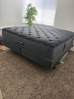 Brand California king size bed cal king mattress and box springs set Beautyrest plush hybrid