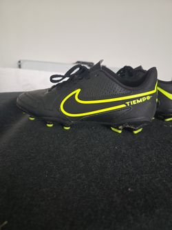 Boys - NIKE Soccer Shoes