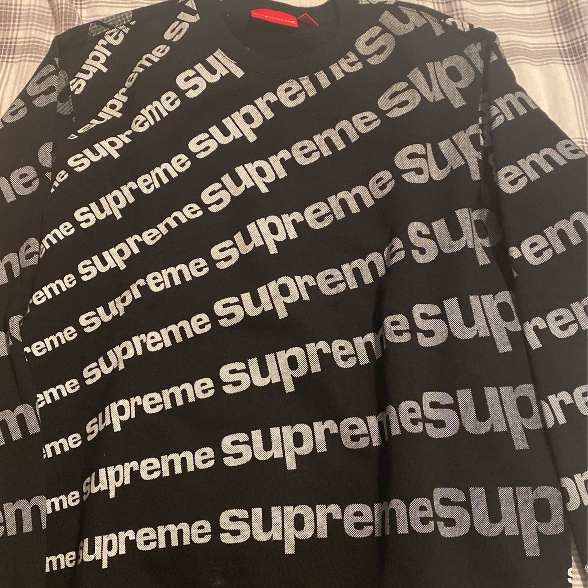 Supreme crewneck